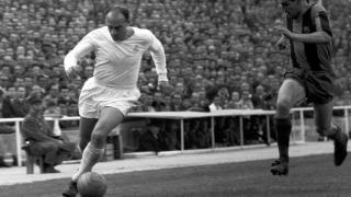 Alfredo di Stéfano, en un Clásico ante el FC Barcelona.