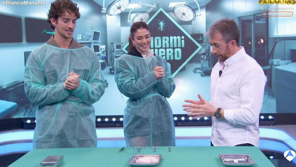 Manu Ríos y Blanca Suárez en ‘El Hormiguero’.