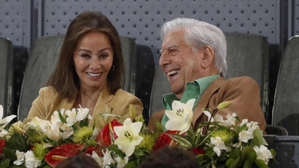 Isabel Preysler y Mario Vargas Llosa en el tenis en Madrid. Año 2019.