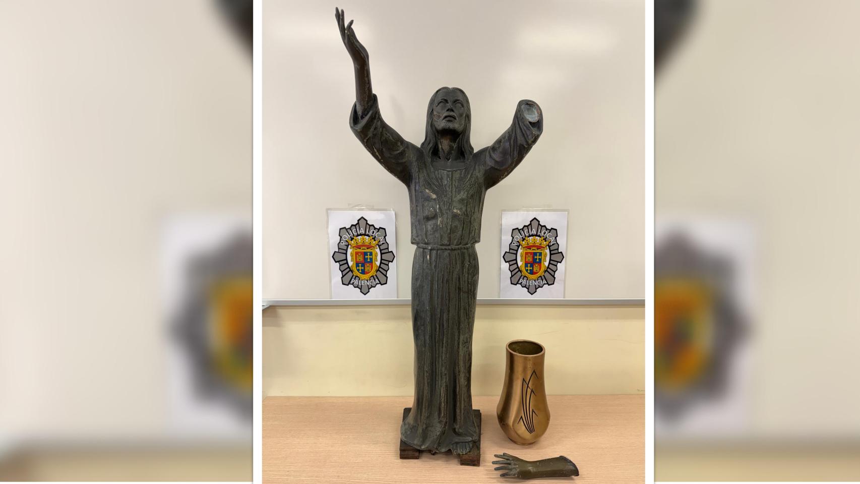 La Policía Local interviene la figura religiosa en la avenida Comunidad Europea