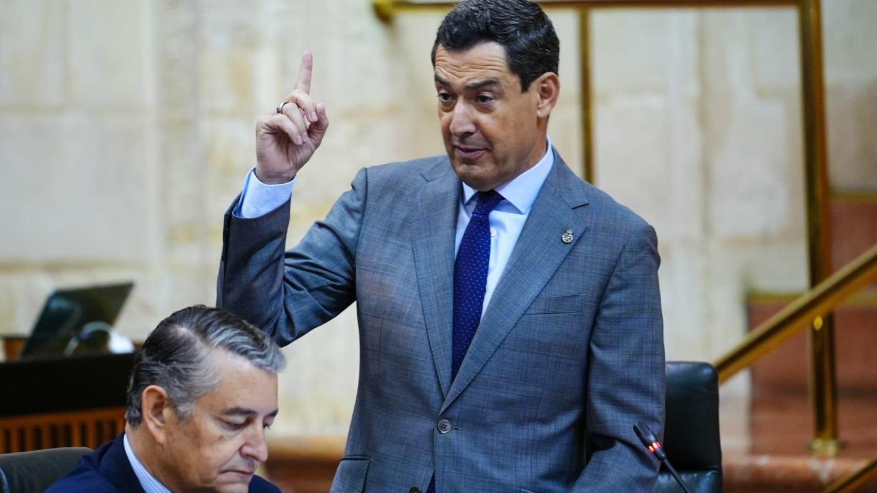 Juanma Moreno, este jueves en el Parlamento de Andalucía.