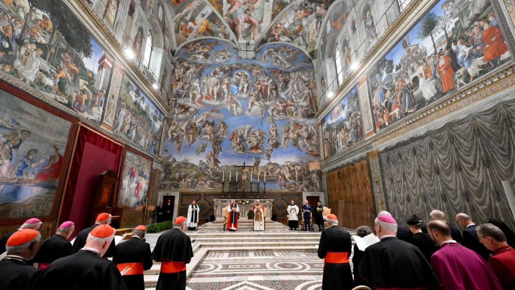 Otra imagen de la ceremonia en la Capilla Sixtina.