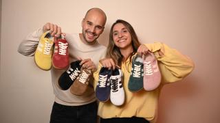 Equipo de Arnasa con varios de sus modelos.