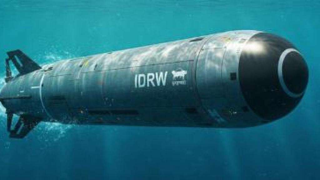 Recreación por IA del Torpedo Electrónico de Gran Peso (EHWT) diseñado para operaciones submarinas.