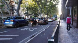 Un carril de bus y taxi en Zaragoza.