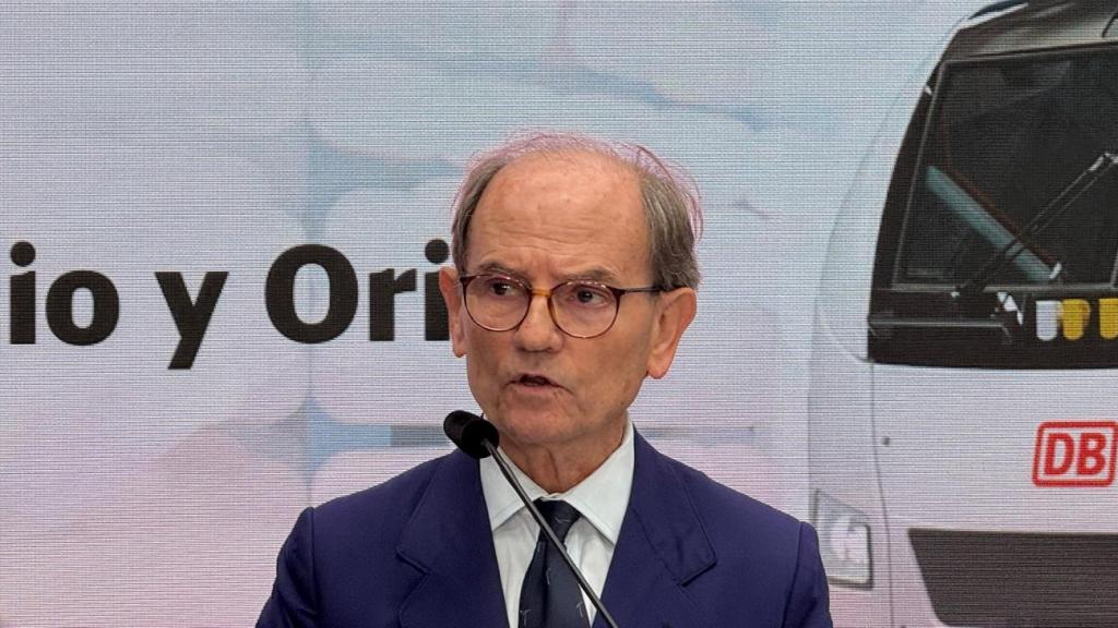 Carlos de Palacio, presidente de Talgo, en la entrega de los nuevos trenes de la serie 230 a los ferrocarriles alemanes.