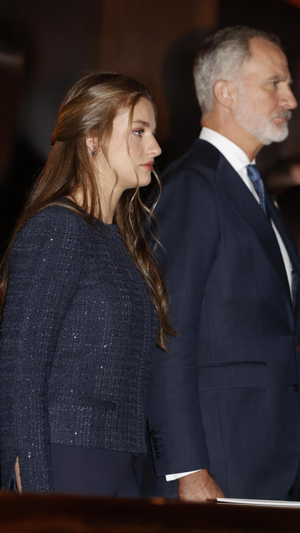Leonor viendo el concierto junto a su padre, Felipe VI.
