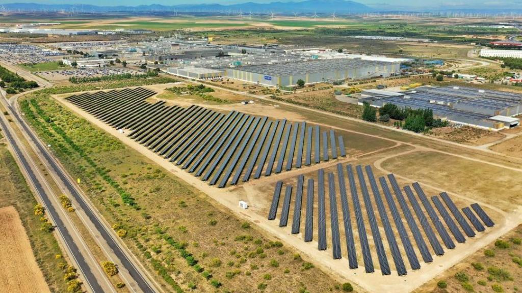 Entorno de la fábrica de Stellantis en Figueruelas (Zaragoza).