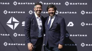 Eduardo Blanco, CEO de Santana Motors, y Enrique Lorenzana, director comercial de Santana Motors