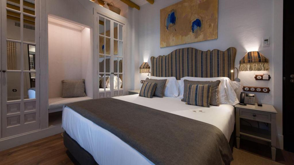 Una de las habitaciones del lujoso hotel onubense.