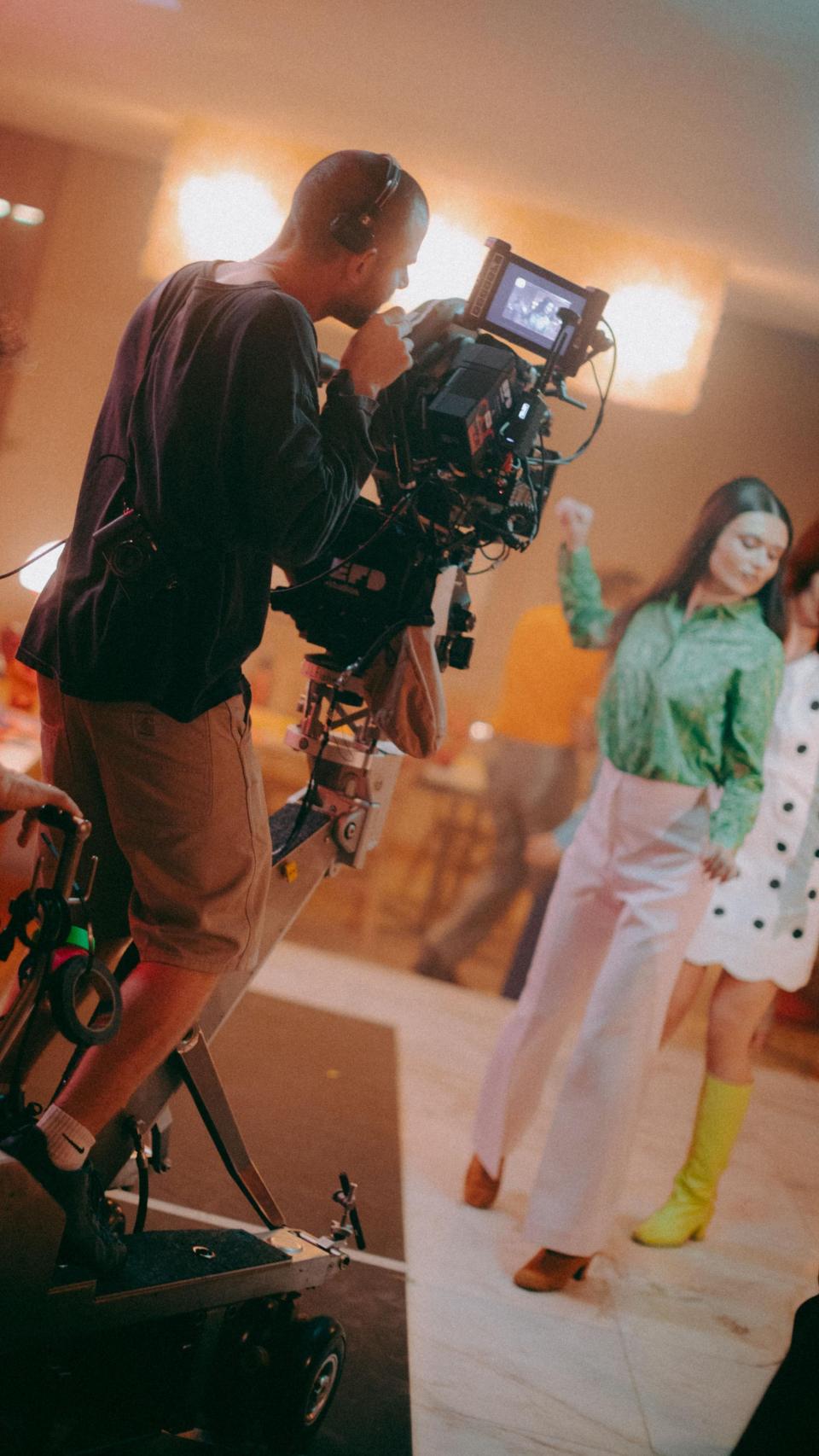 Trabajo de grabación del 'fashion film' Todo por vestir