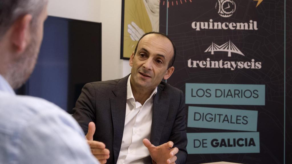 Francisco Barea en un momento de la entrevista con 'Quincemil'