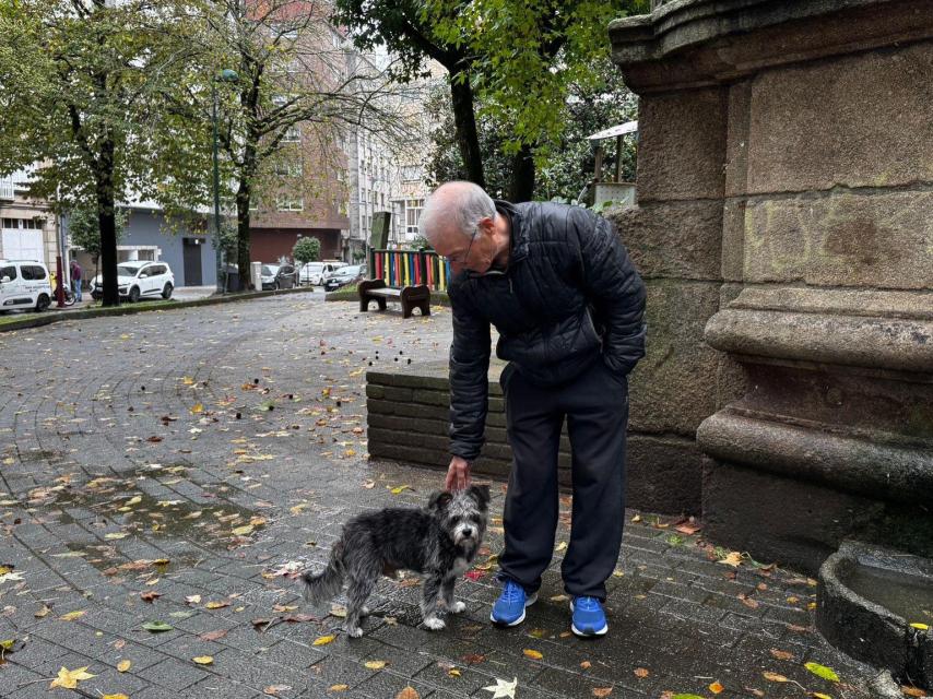 Roberto con su perro, Pitu