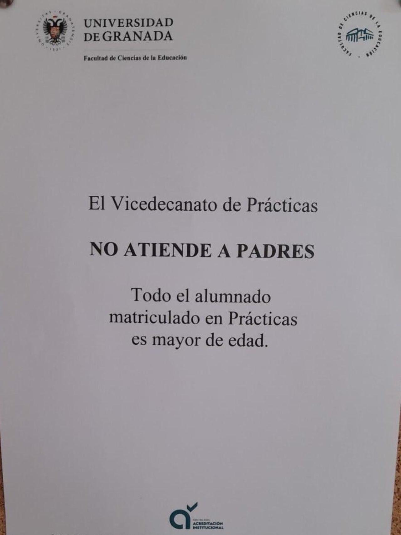 Un cartel fijado esta semana en la Universidad de Granada.