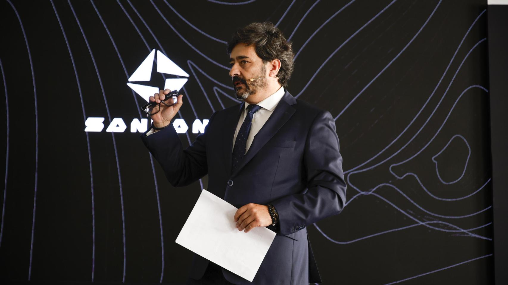 Enrique Lorenzana, director comercial de Santana Motors