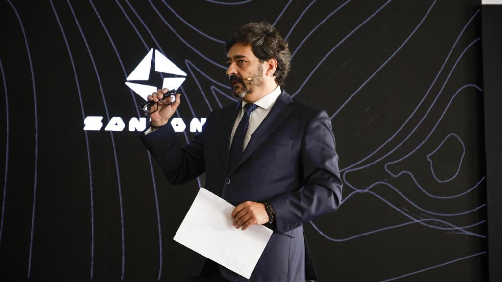 Enrique Lorenzana, director comercial de Santana Motors