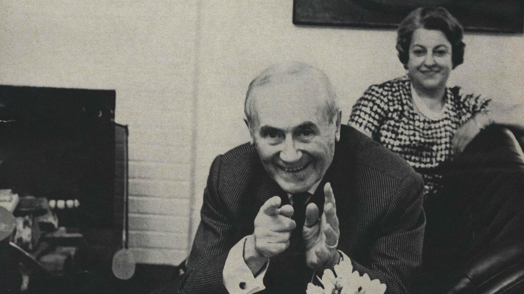 Joan Miró y Pilar Juncosa fotografiados en Nueva York por Cecil Beaton para la revista Vogue, 1961. Foto: Condé Nast- Vogue Archives