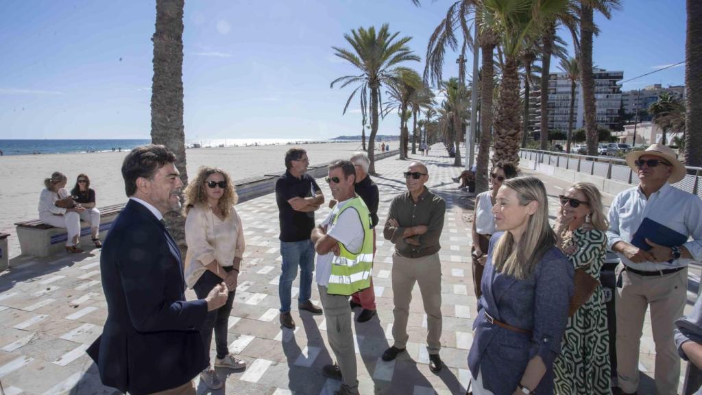 Presentación del nuevo paseo de la avenida de Niza, este viernes.
