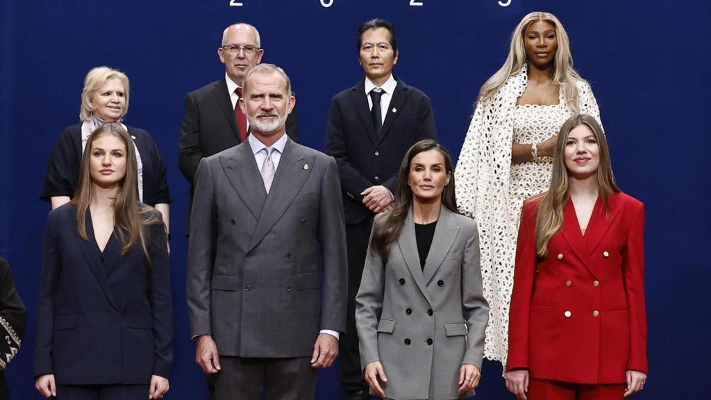 Los reyes Felipe VI y Letizia, la princesa Leonor y la infanta Sofía reciben en audiencia a los galardonados con los “Premios Princesa de Asturias 2025”.