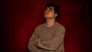 cantante Íñigo Quintero, posa para Europa Press, en The Music Republic, a 19 de abril de 2024, en Madrid (España).