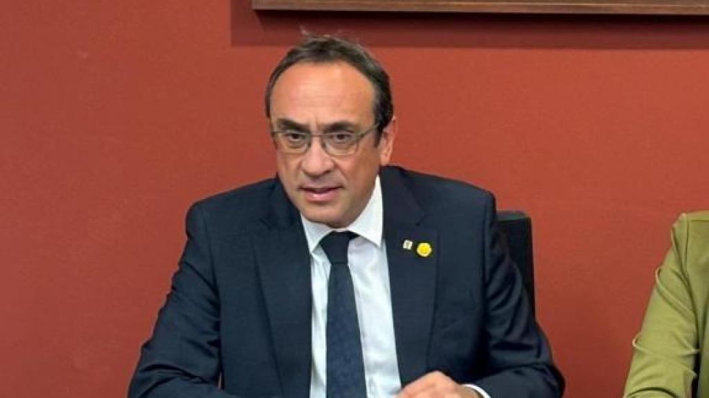 Josep Rull, presidente del Parlamento de Cataluña, y Míriam Lanero, alcaldesa de La Jonquera, este viernes.