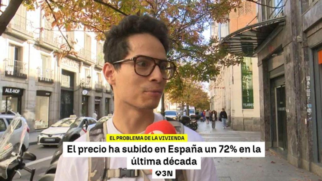 Un joven español entrevistado por 'Antena 3'