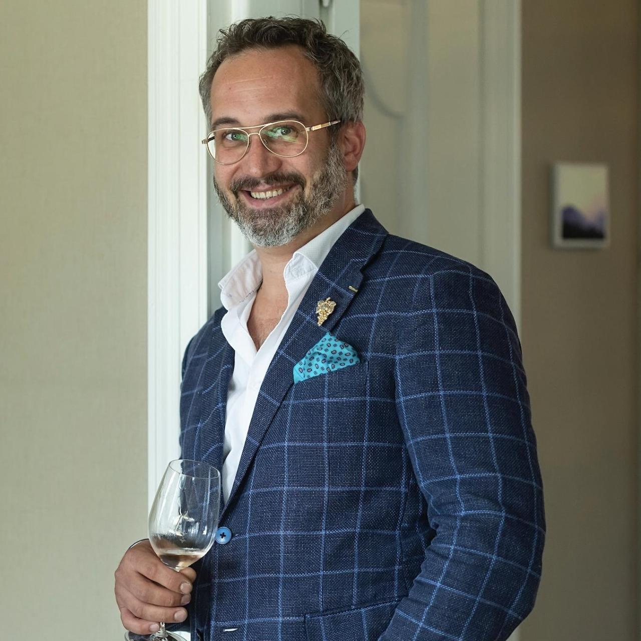 El sumiller finlandés Samuil Angelov.