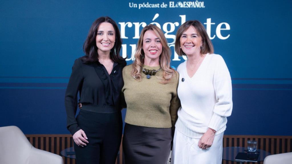 Esmeralda Delgado, junto a Cruz Sánchez de Lara y Charo Izquierdo.