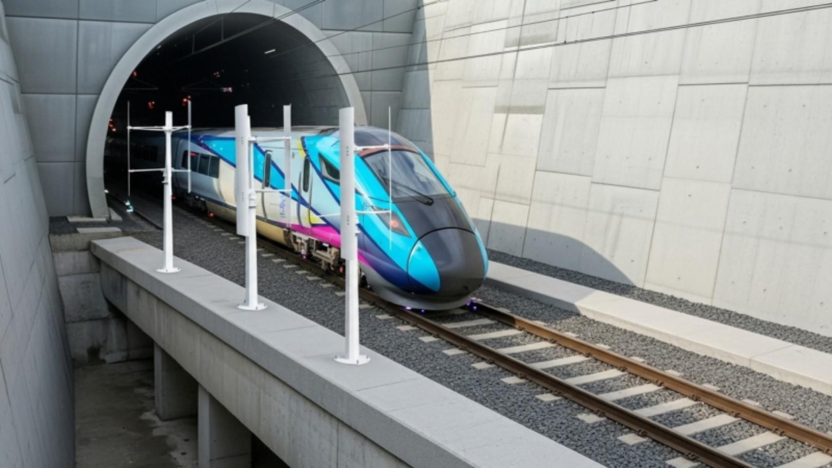 Concepto de las turbinas en un túnel ferroviario.