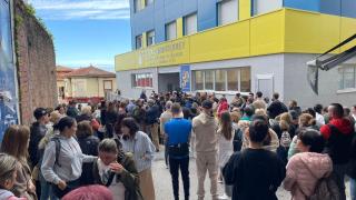 Concentración en el Colexio Monterrey de Vigo por un presunto caso de acoso.