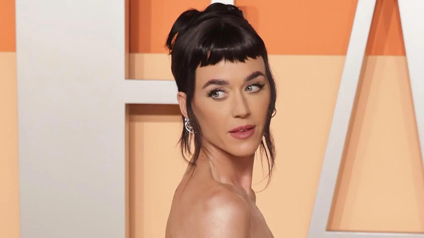 Katy Perry, nacida el 25 de octubre de 1984, es Escorpio.