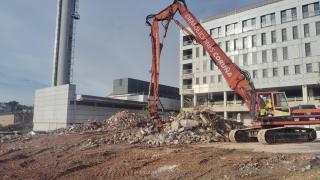 Derribo hotel de pacientes del CHUAC