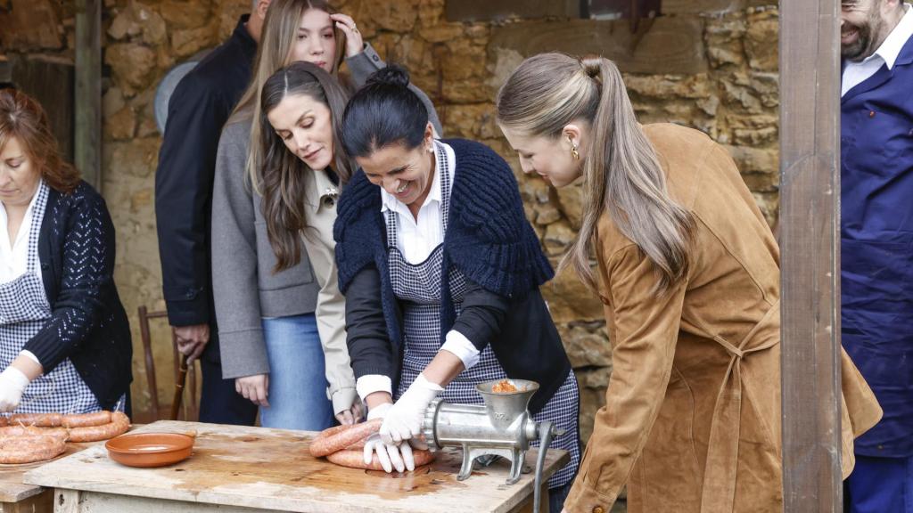 La Familia Real, en su visita a Valdesoto, Pueblo Ejemplar de Asturias 2025.