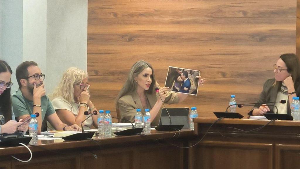 La concejala de Atención a personas mayores del Ayuntamiento de Torrox, Sandra Extremera.