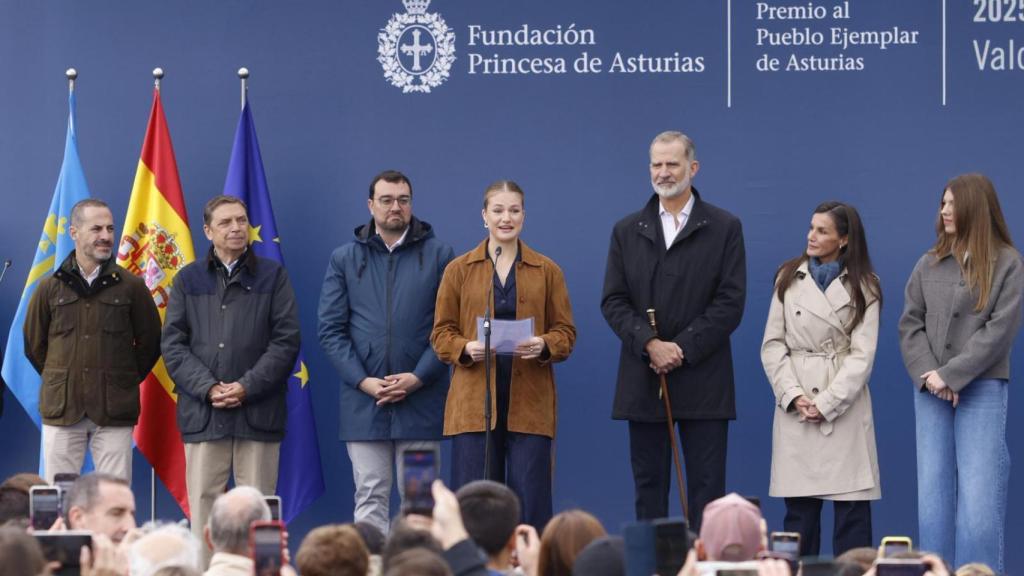 La princesa Leonor dando su discurso en Valdesoto.