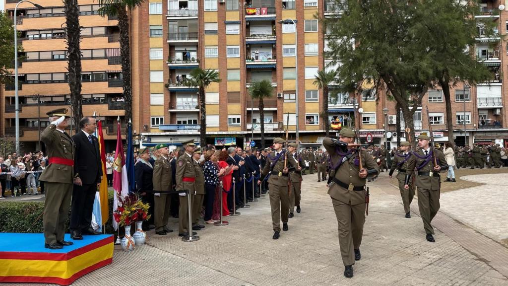 Homenaje a la bandera de España en Talavera de la Reina.