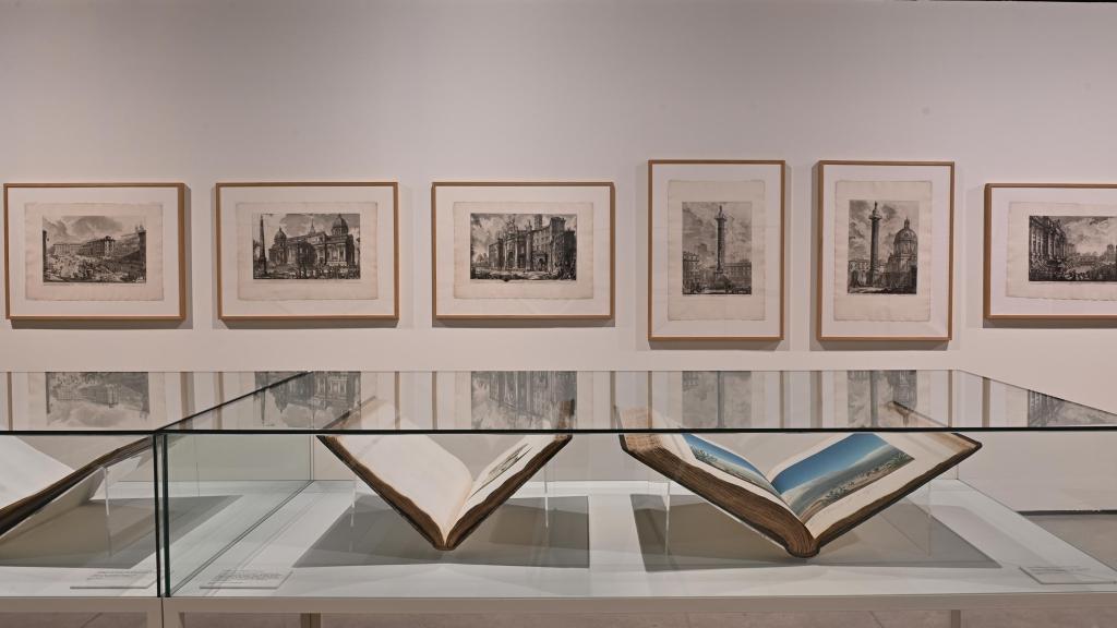 Imagen de la sala 4 con las  'Vistas de Roma' de Piranesi al fondo. Foto: Fundación Telefónica