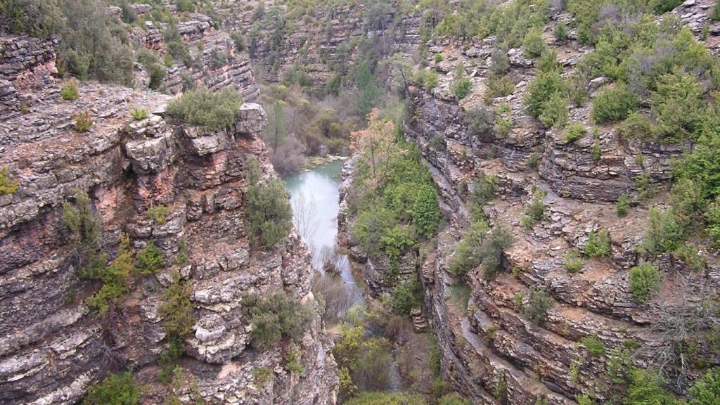 Calizas tableadas de Uña, en el Parque Natural Serranía de Cuenca
