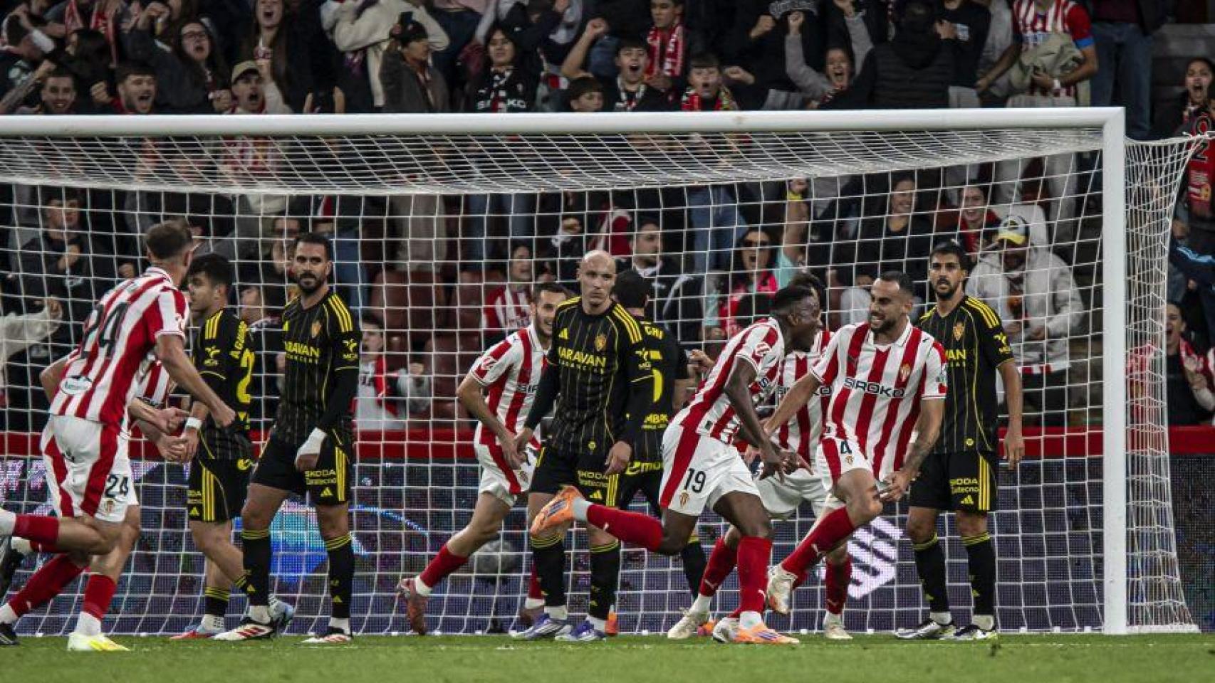 Gol del Sporting ante el Real Zaragoza.