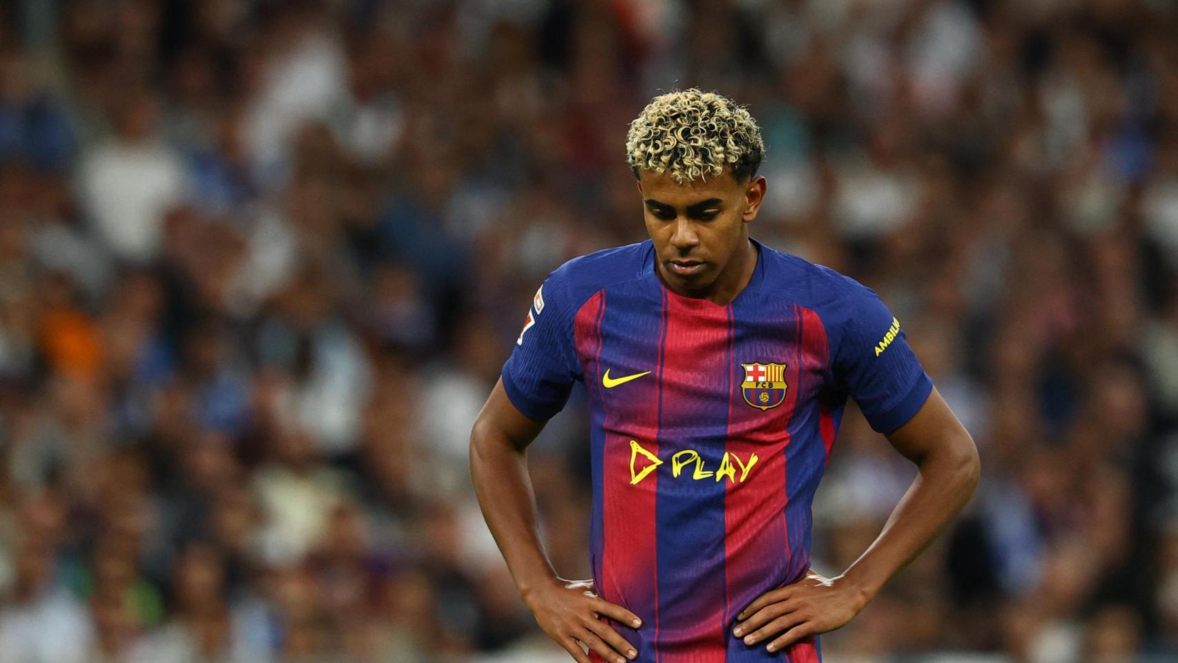 Lamine Yamal, cabizbajo durante El Clásico