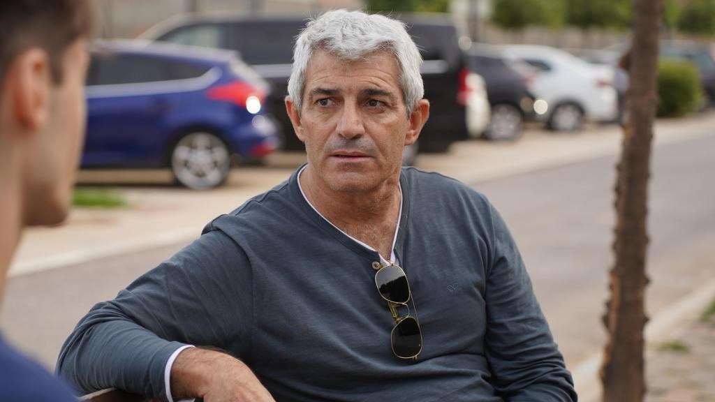 José Emilio Picos, vecino de Paiporta, durante la entrevista con El Español.