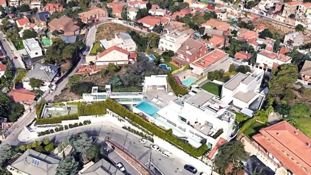 Vista aérea de la antigua mansión de Shakira y Piqué.