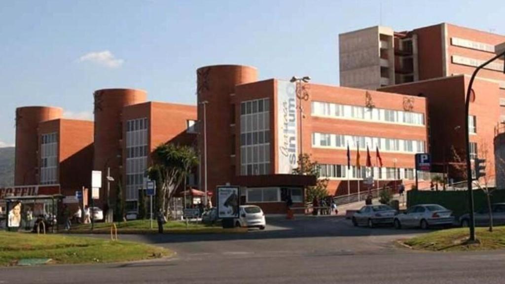 La fachada del Hospital Virgen de La Arrixaca donde fue atendido Quique de su intento de suicidio.