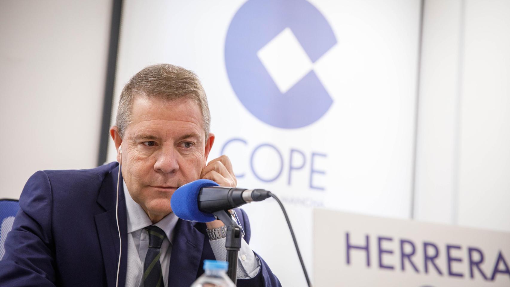 Emiliano García-Page, este lunes en los estudios de la Cadena Cope en Toledo.