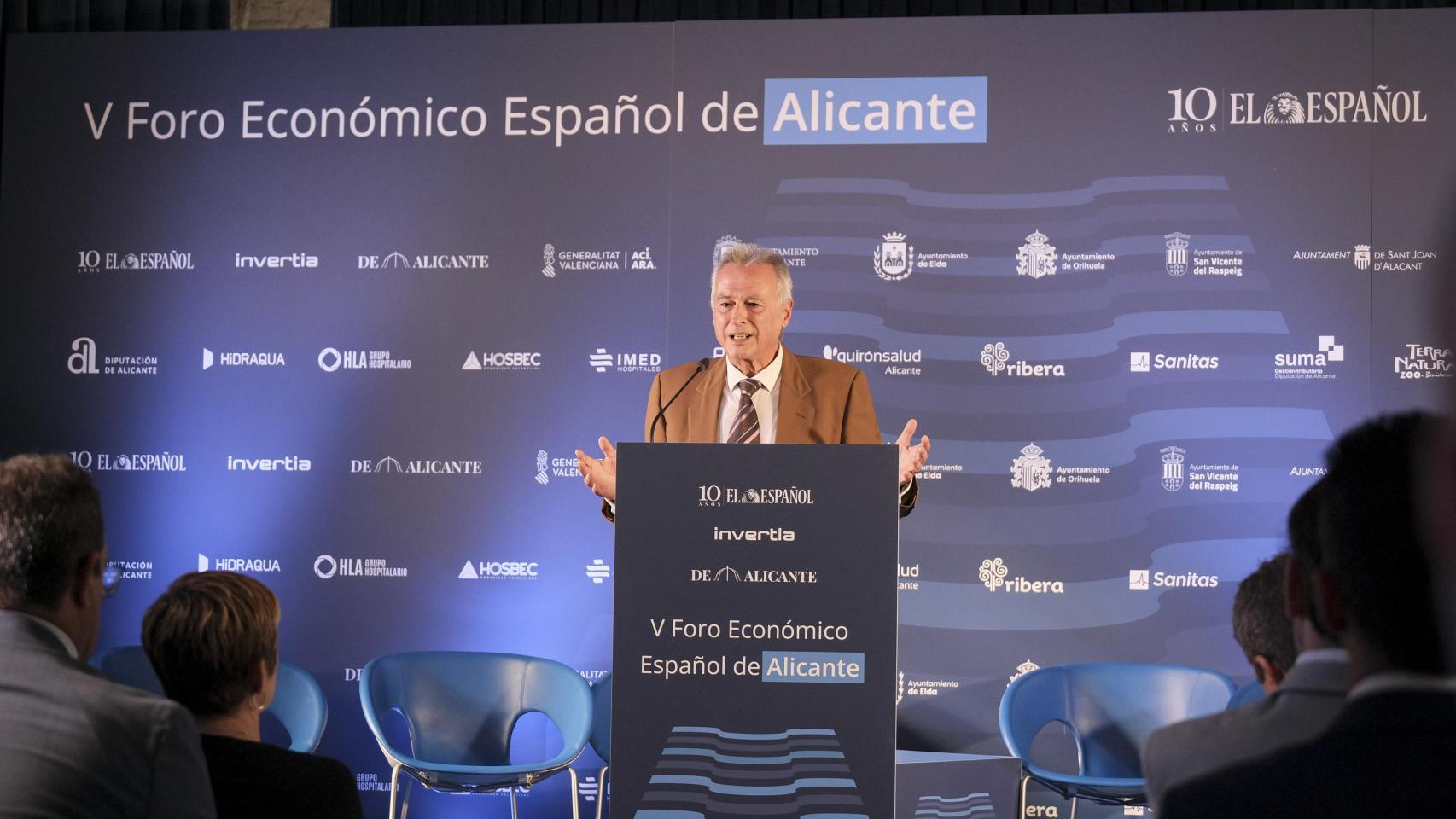 José Manuel Molina, secretario general de Casa Mediterráneo, durante su intervención en la inauguración del V Foro Económico Español de Alicante.