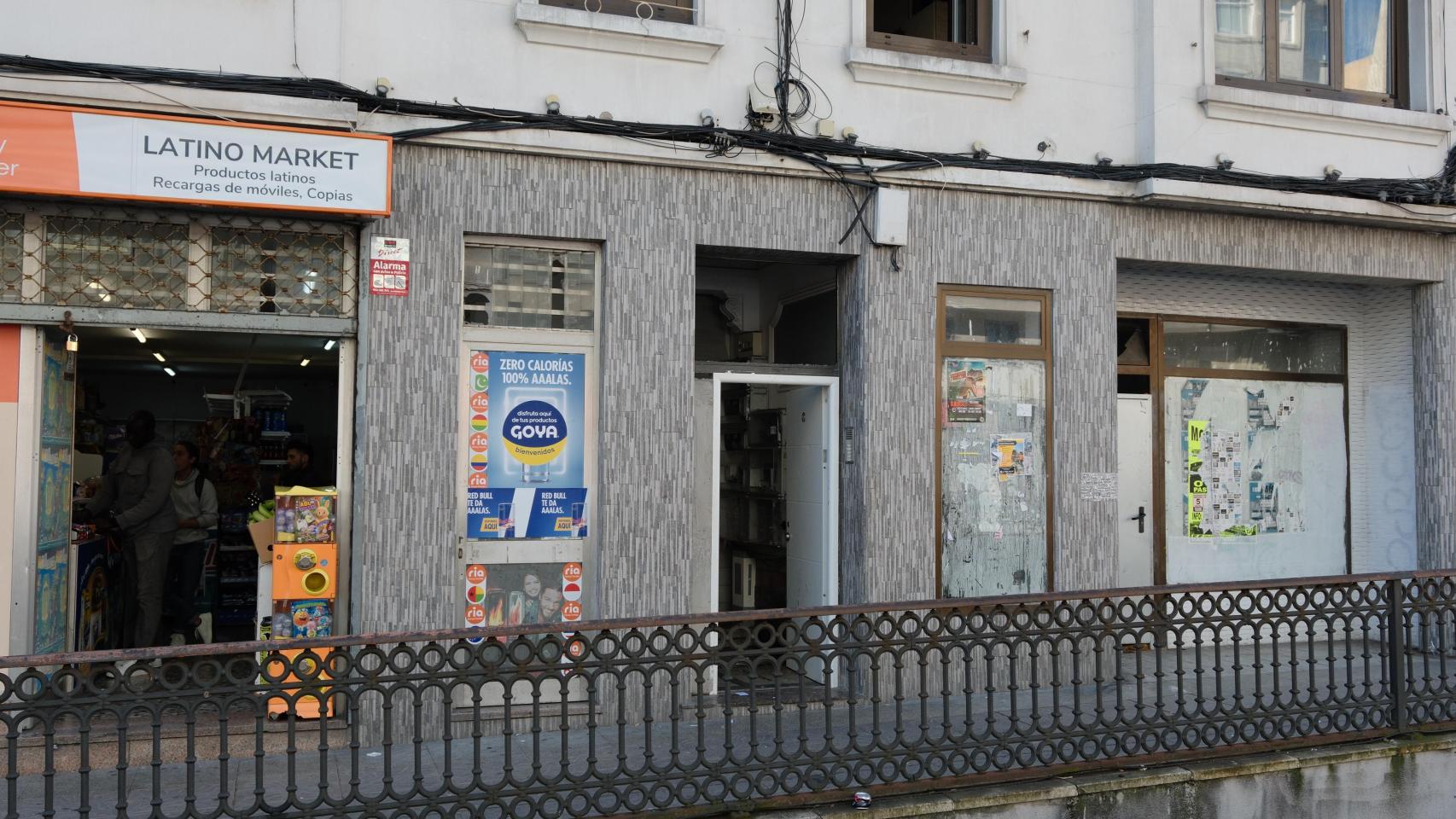 Intervención municipal en el 137 de la ronda de Outeiro de A Coruña tras meses de denuncias vecinales