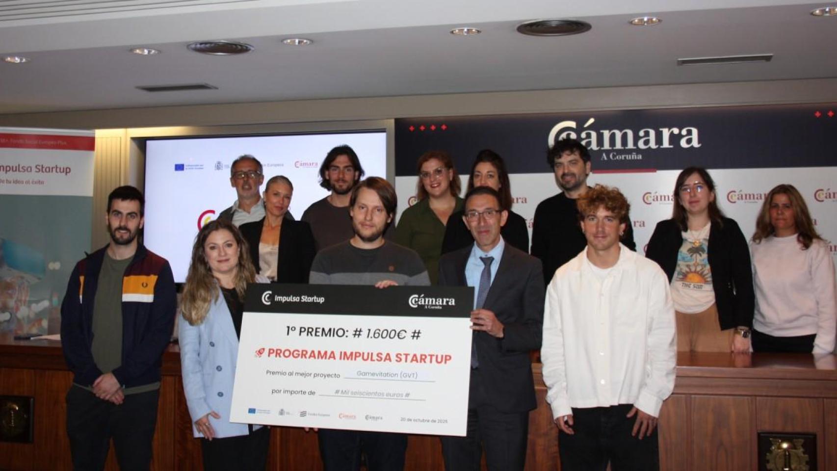 Responsables de la propuesta Gamevitation premiados por la Cámara de A Coruña.