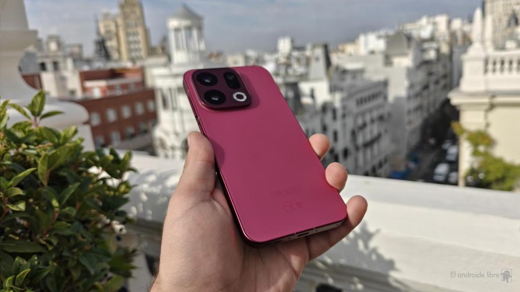 Trasera del OPPO Find X9.jpg