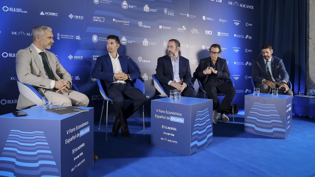 La mesa redonda sobre los retos del turismo en la rentabilidad y captación del público.