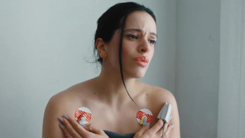 Rosalía en el videoclip de 'Berghain'.